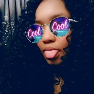 Meet your Posher, Nicolle